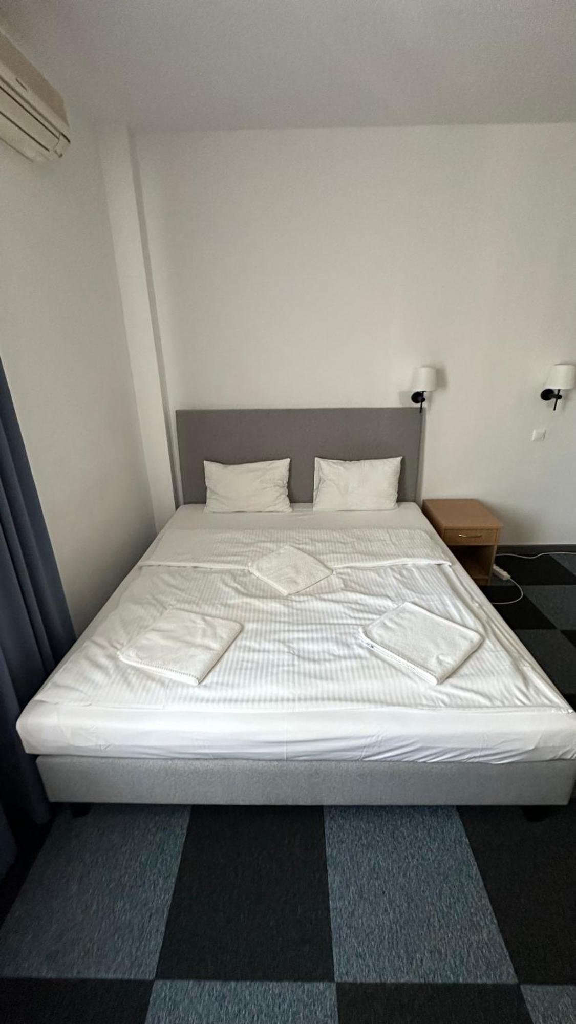 Lezzet B&B Pokoj Goscinny & Turkishrestaurant 华沙 外观 照片
