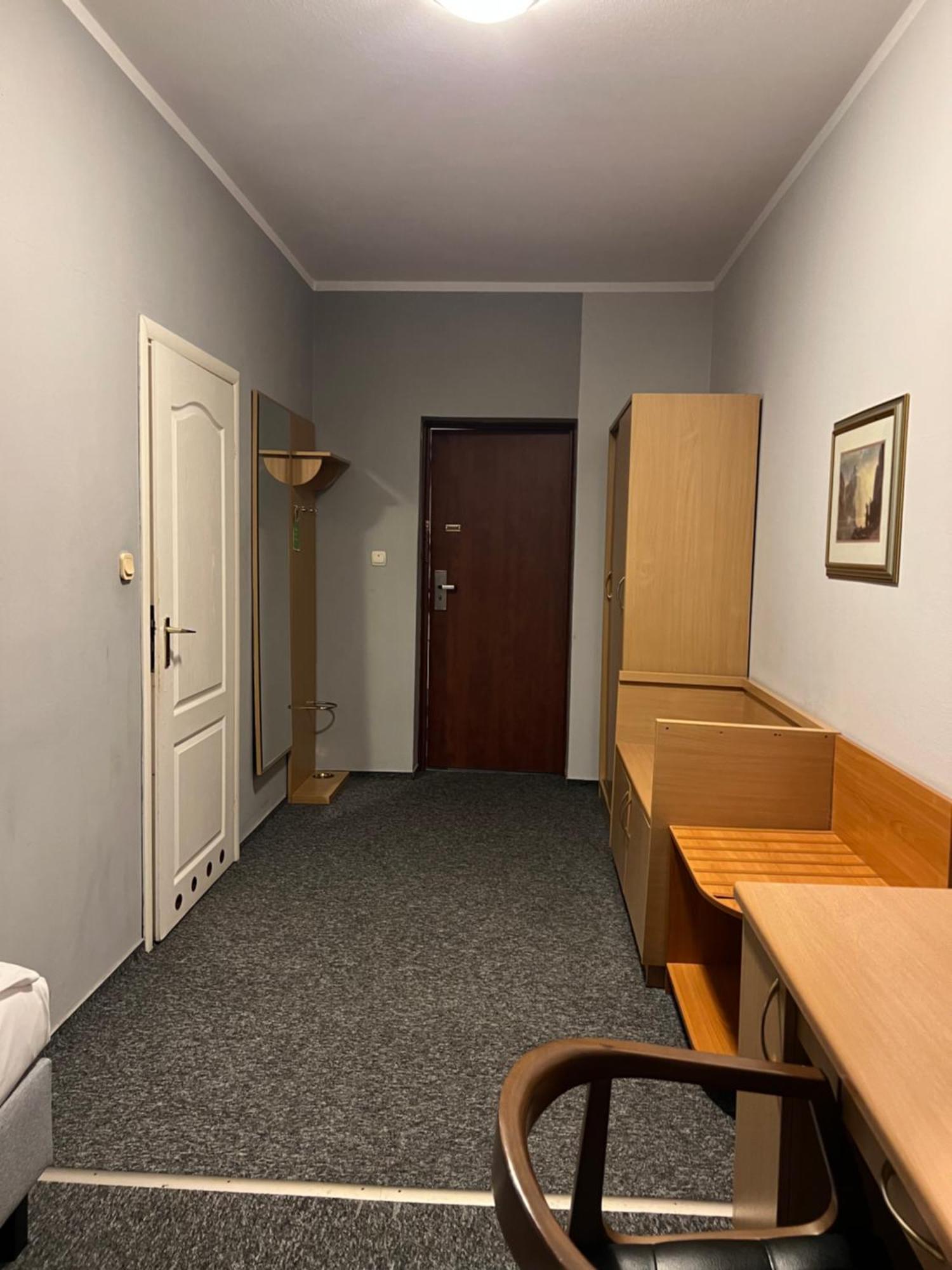 Lezzet B&B Pokoj Goscinny & Turkishrestaurant 华沙 外观 照片