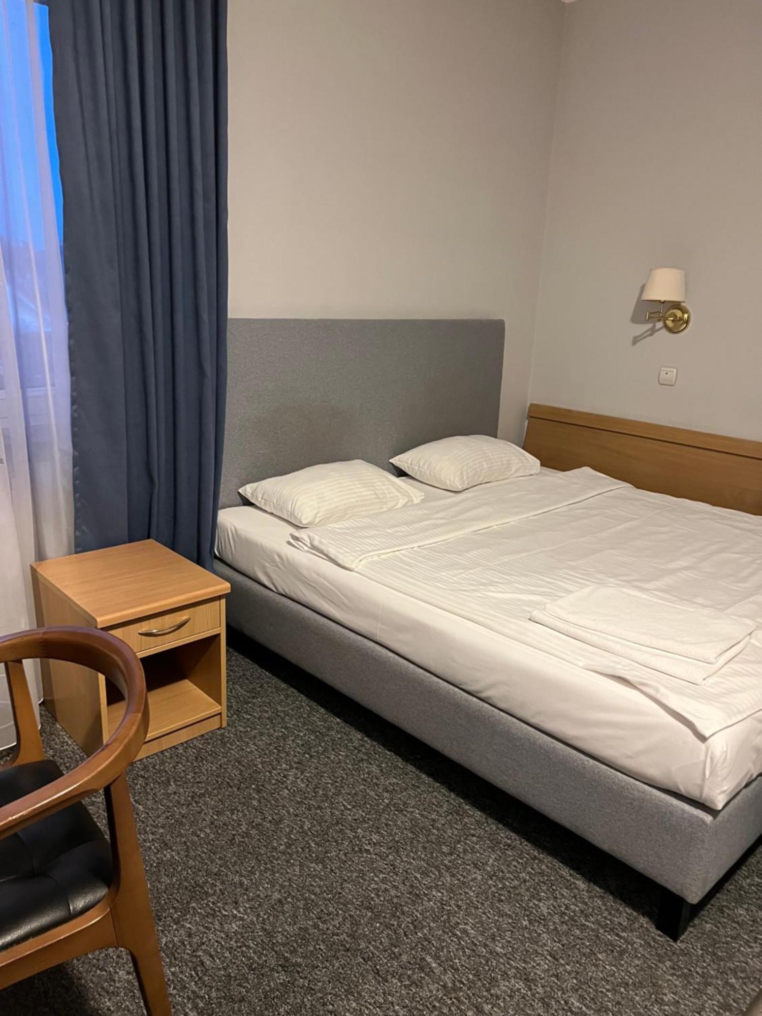 Lezzet B&B Pokoj Goscinny & Turkishrestaurant 华沙 外观 照片